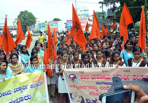 Mangalore Today Latest Main News Of Mangalore Udupi Page Abvp Stages Protest Against Rising
